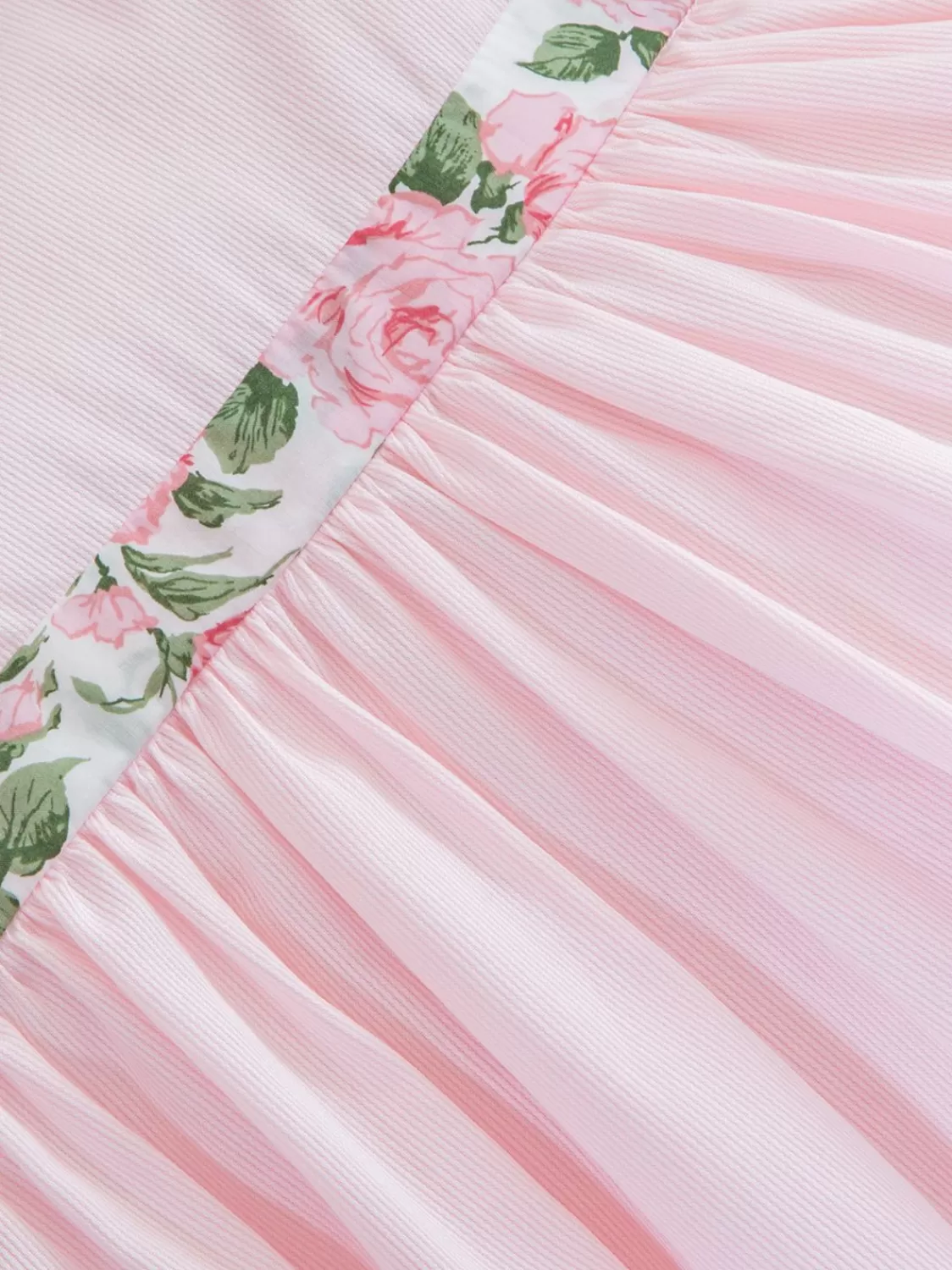 Baby Patachou Roze Jurk Gemaakt Van Voile Met Ruches In Liberty-Print